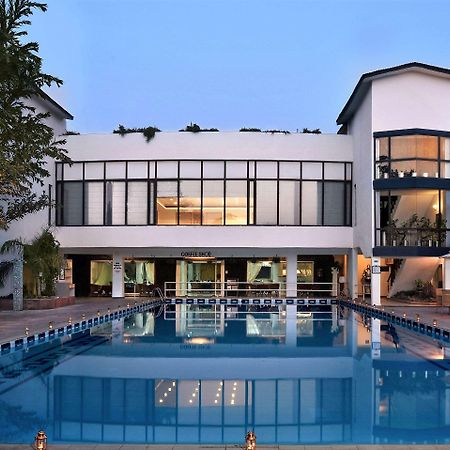 Best Western Resort Country Club Gurgaon Eksteriør billede