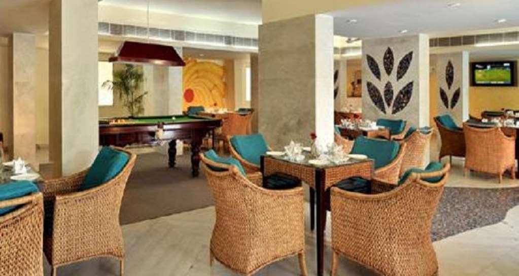 Best Western Resort Country Club Gurgaon Restaurant billede
