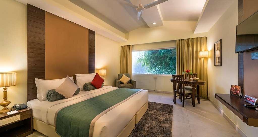 Best Western Resort Country Club Gurgaon Værelse billede